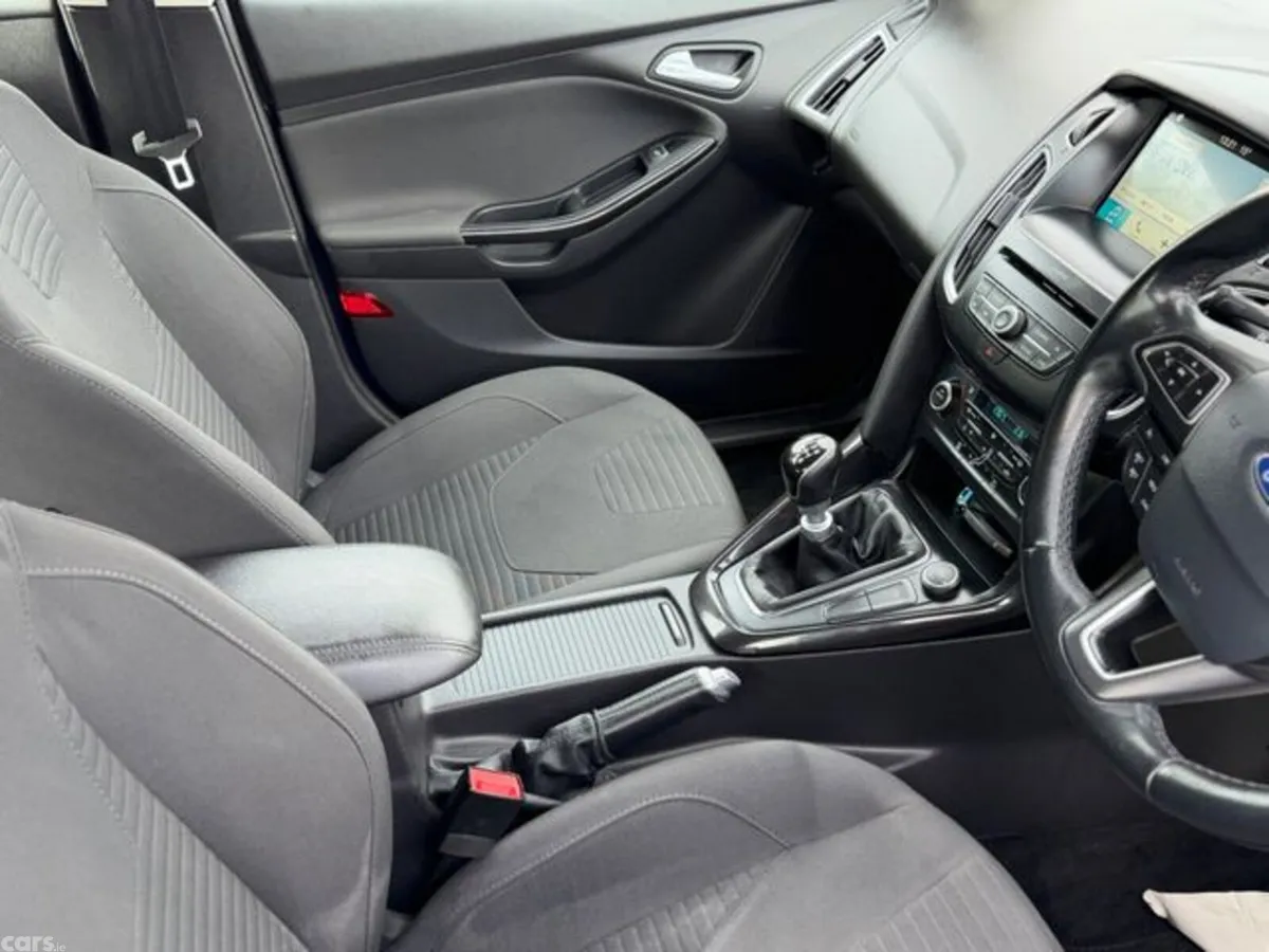 Ford Focus Hatchback, Diesel, 2017, Blue