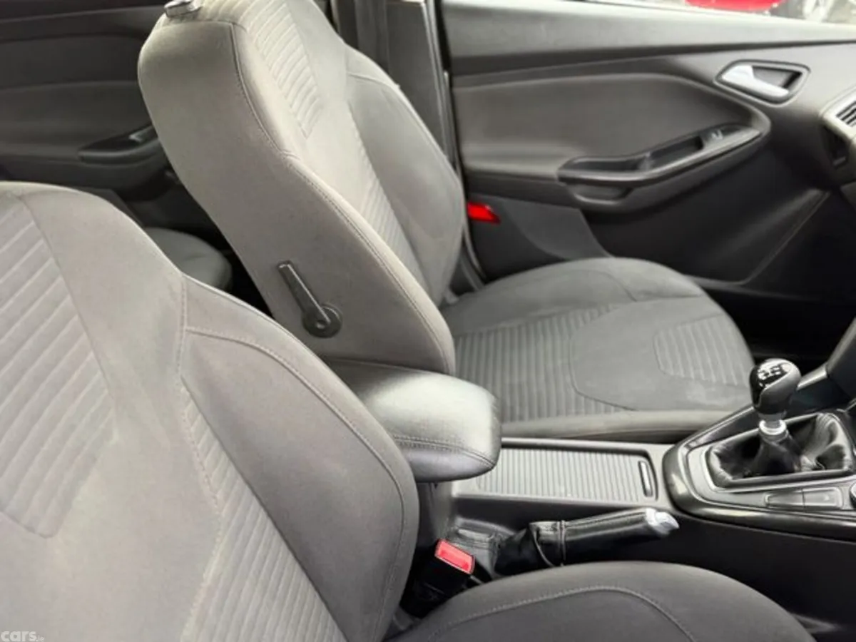 Ford Focus Hatchback, Diesel, 2017, Silver