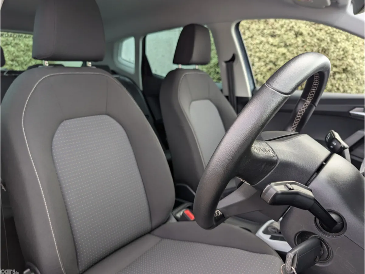 SEAT Arona Hatchback, Petrol, 2024, Grey