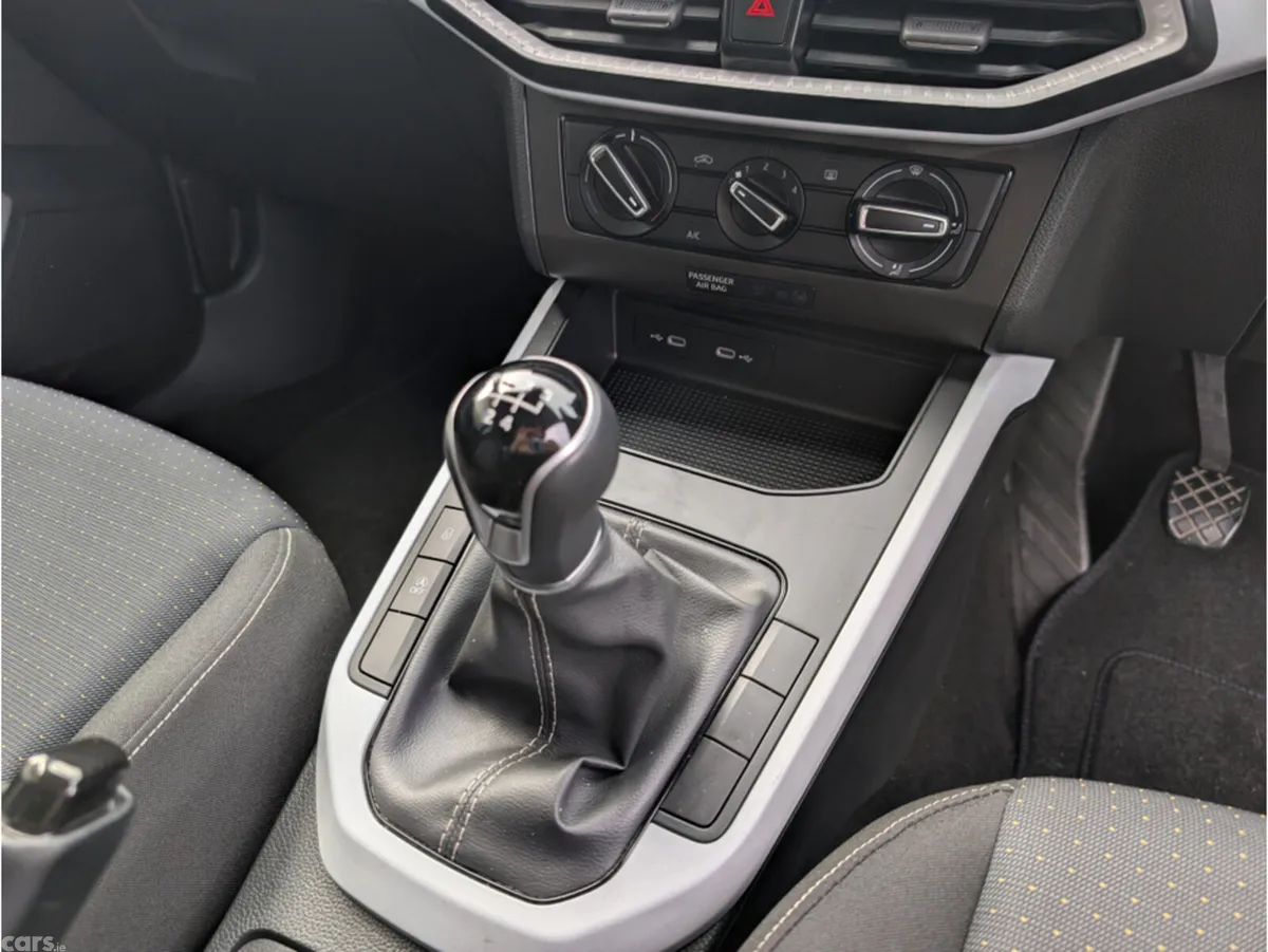 SEAT Arona Hatchback, Petrol, 2024, Grey