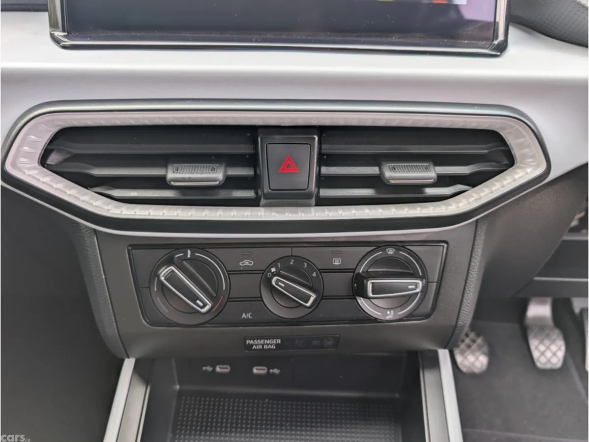 SEAT Arona Hatchback, Petrol, 2024, Grey