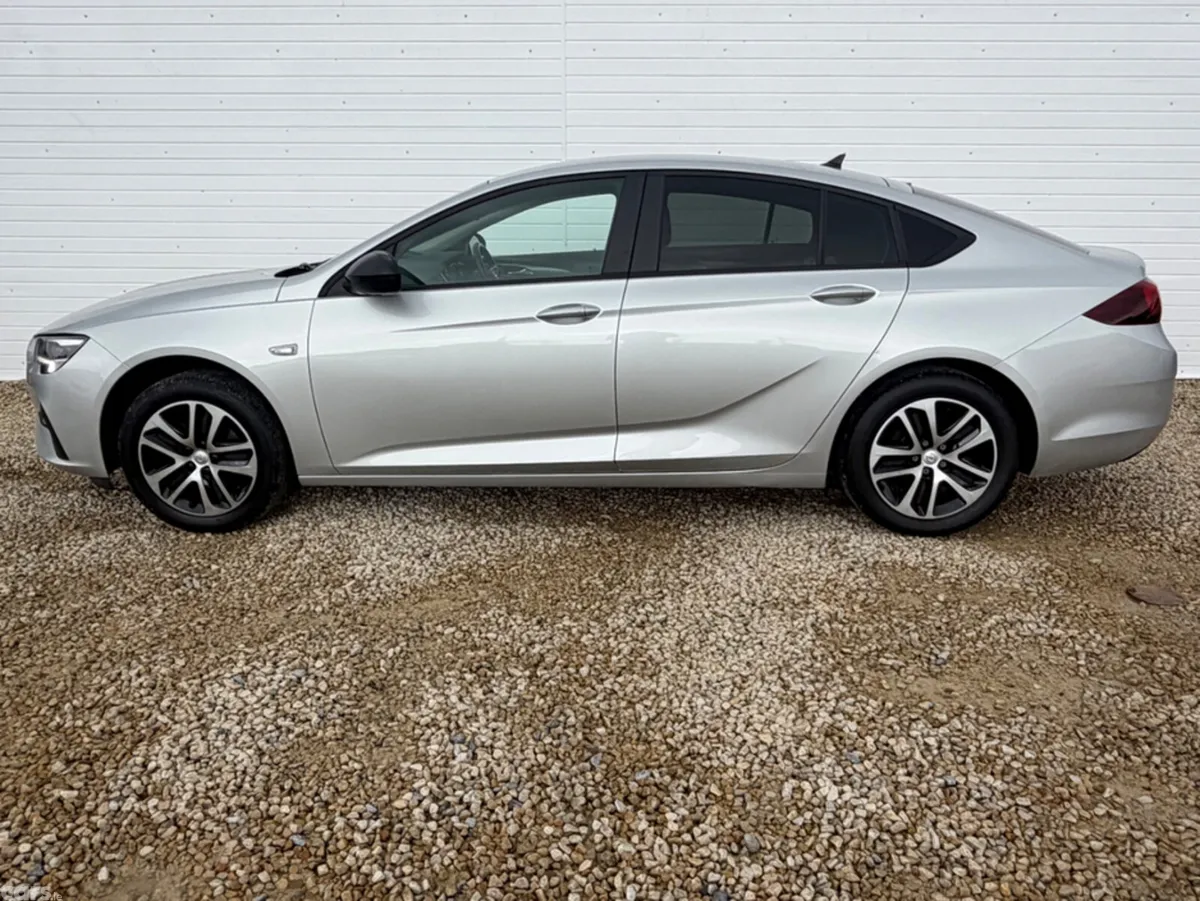 Opel Insignia Hatchback, Diesel, 2021, Grey