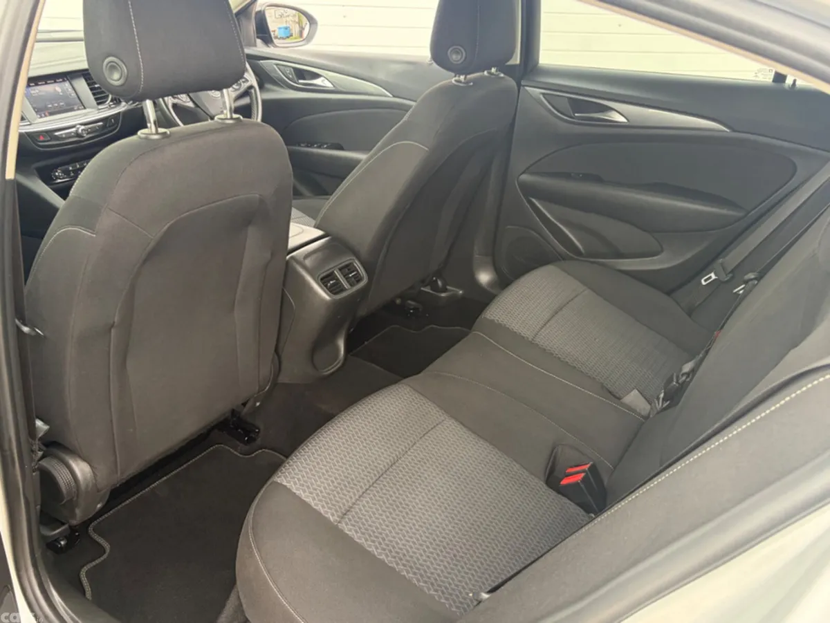 Opel Insignia Hatchback, Diesel, 2021, Grey