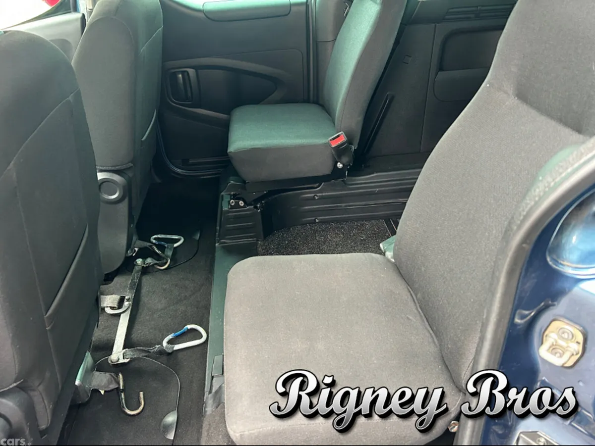 Peugeot Partner MPV, Diesel, 2018, Blue