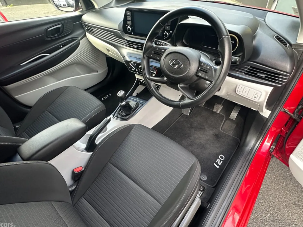 Hyundai i20 Hatchback, Petrol, 2023, Red