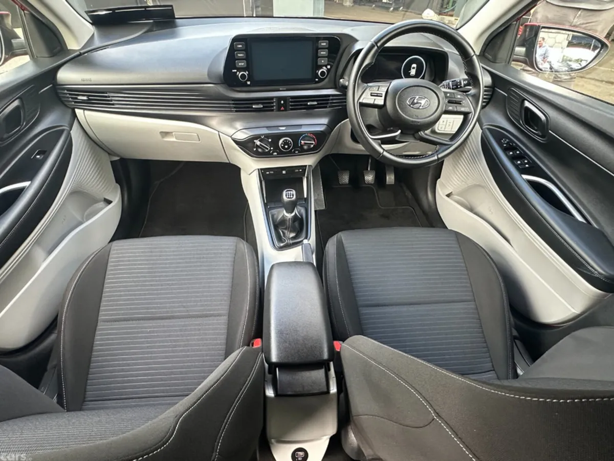 Hyundai i20 Hatchback, Petrol, 2023, Red