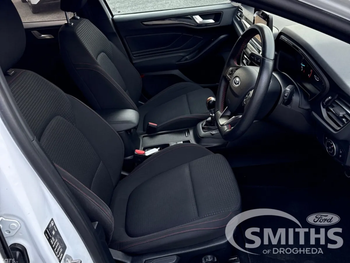 Ford Focus Hatchback, Petrol, 2019, White