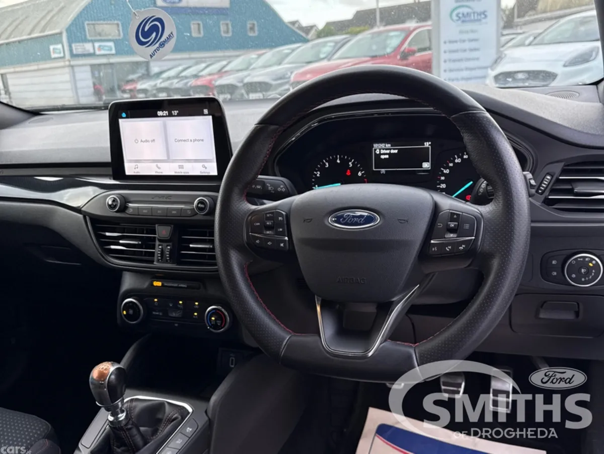 Ford Focus Hatchback, Petrol, 2019, White