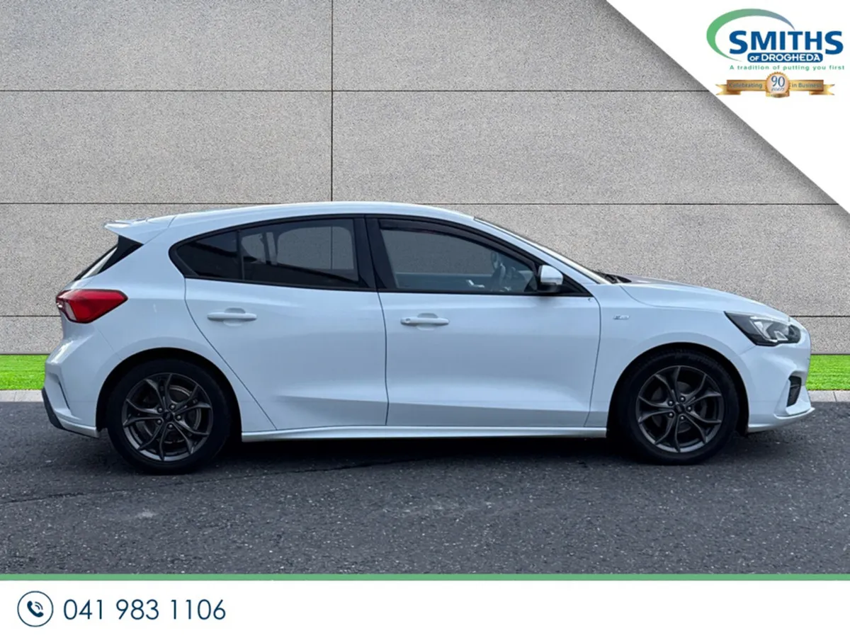 Ford Focus Hatchback, Petrol, 2019, White