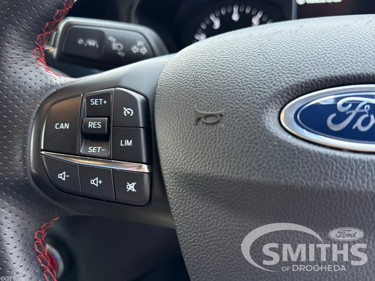 Ford Focus Hatchback, Petrol, 2019, White