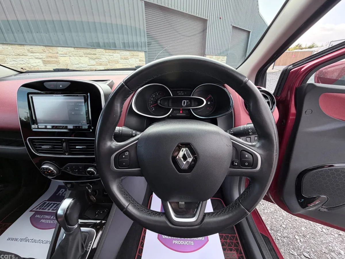 Renault Clio Hatchback, Petrol, 2017, Red