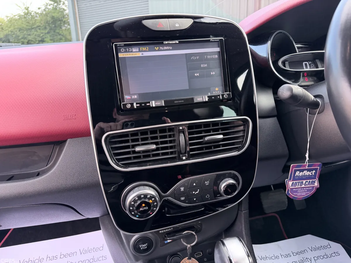 Renault Clio Hatchback, Petrol, 2017, Red