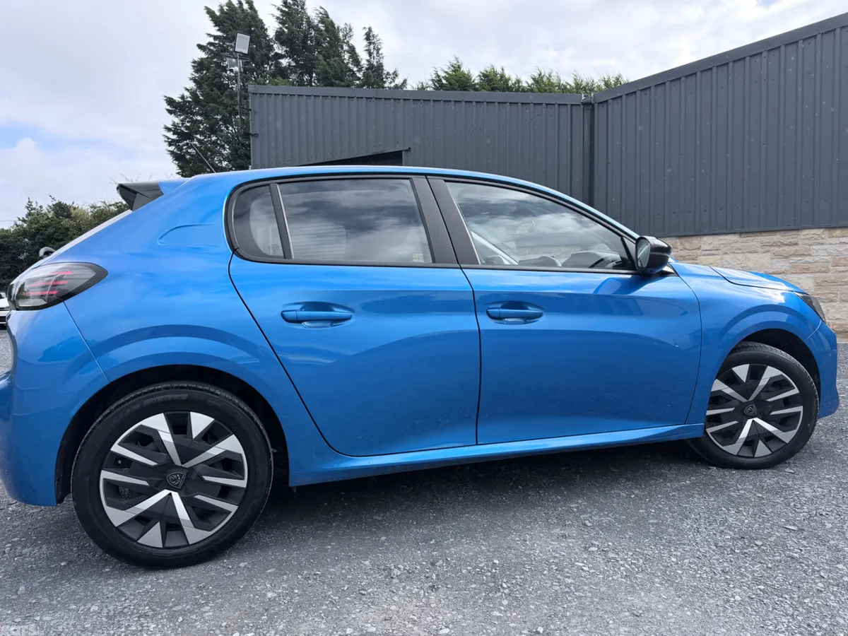 Peugeot 208 Hatchback, Petrol, 2024, Blue