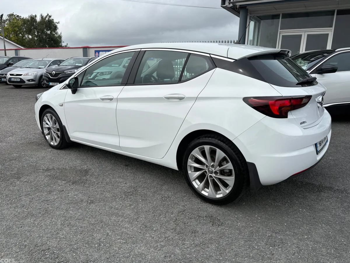 Opel Astra Hatchback, Petrol, 2016, White