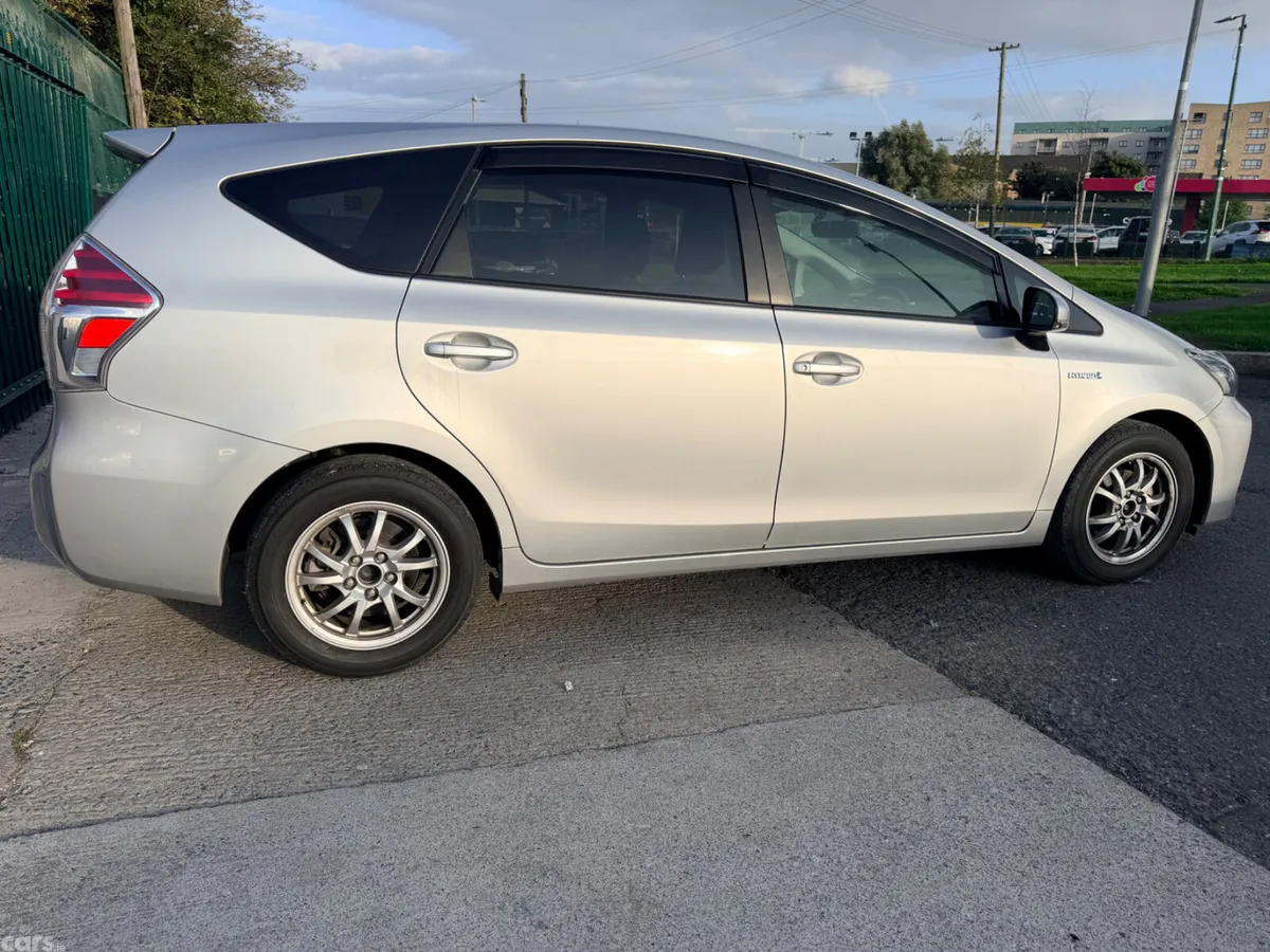 Toyota Prius MPV, Petrol Hybrid, 2017, Silver