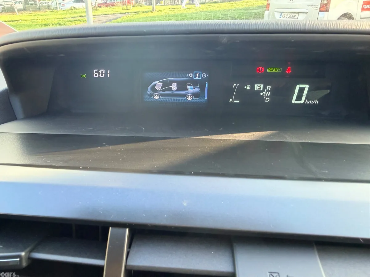 Toyota Prius MPV, Petrol Hybrid, 2017, Silver