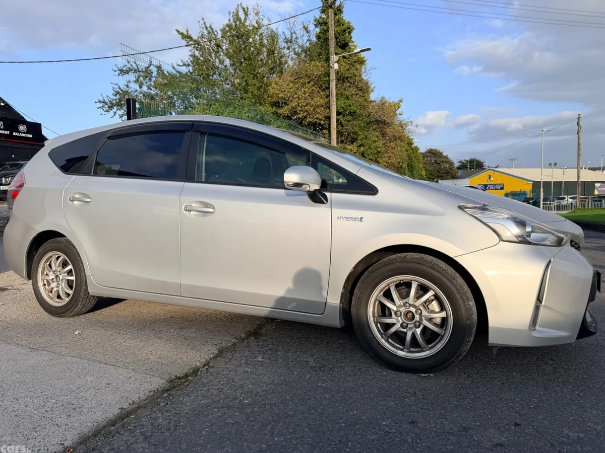 Toyota Prius MPV, Petrol Hybrid, 2017, Silver