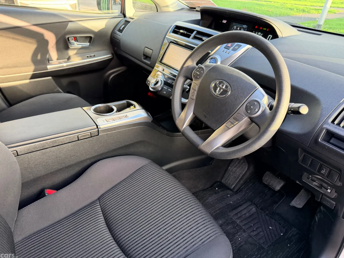 Toyota Prius MPV, Petrol Hybrid, 2017, Silver