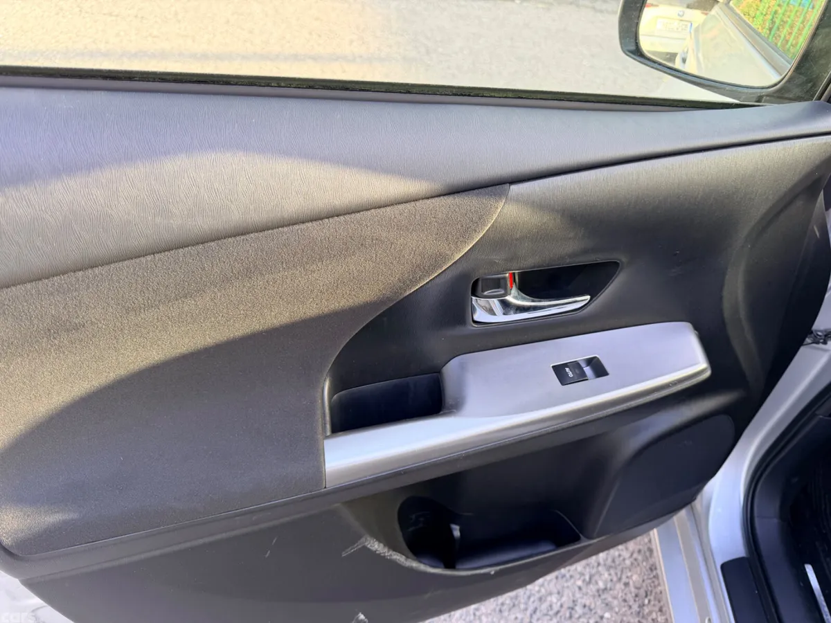Toyota Prius MPV, Petrol Hybrid, 2017, Silver