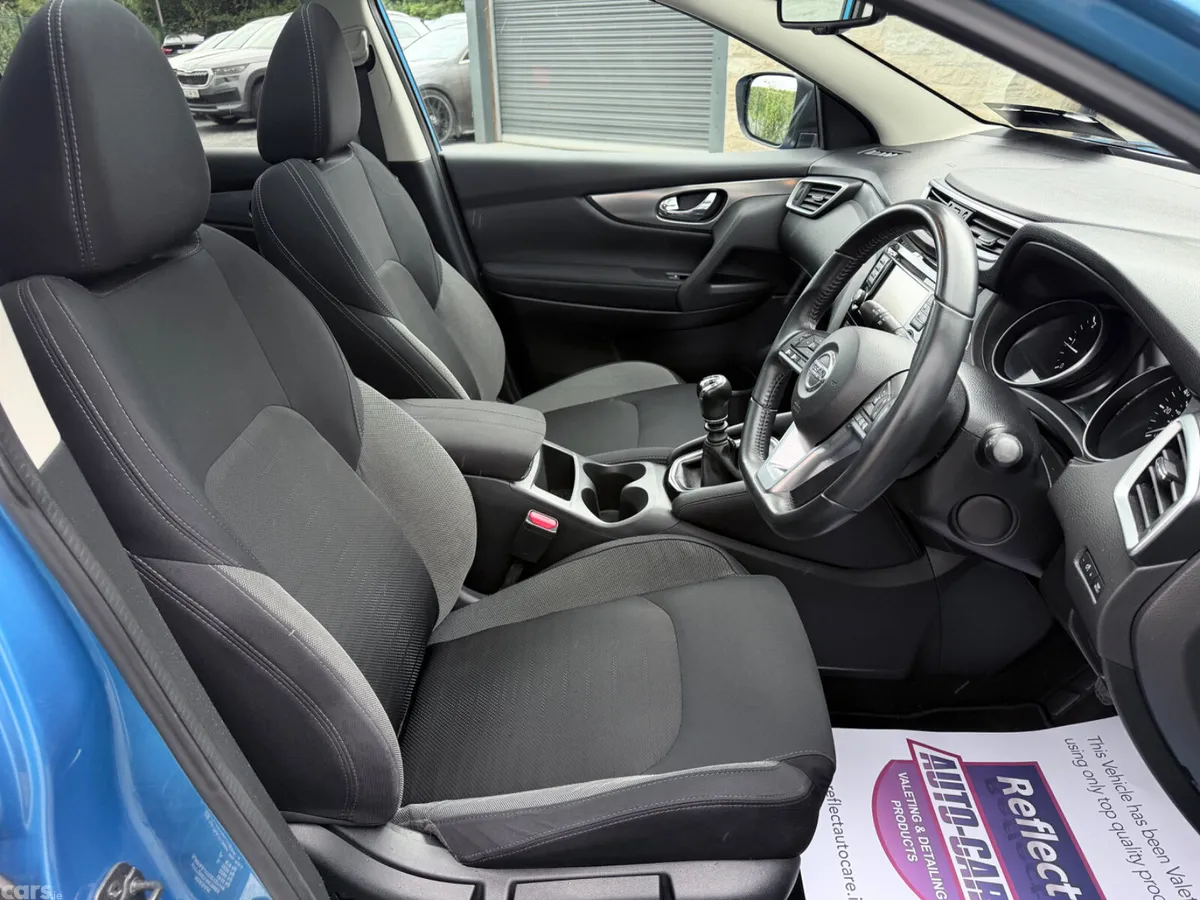 Nissan Qashqai Hatchback, Diesel, 2018, Blue