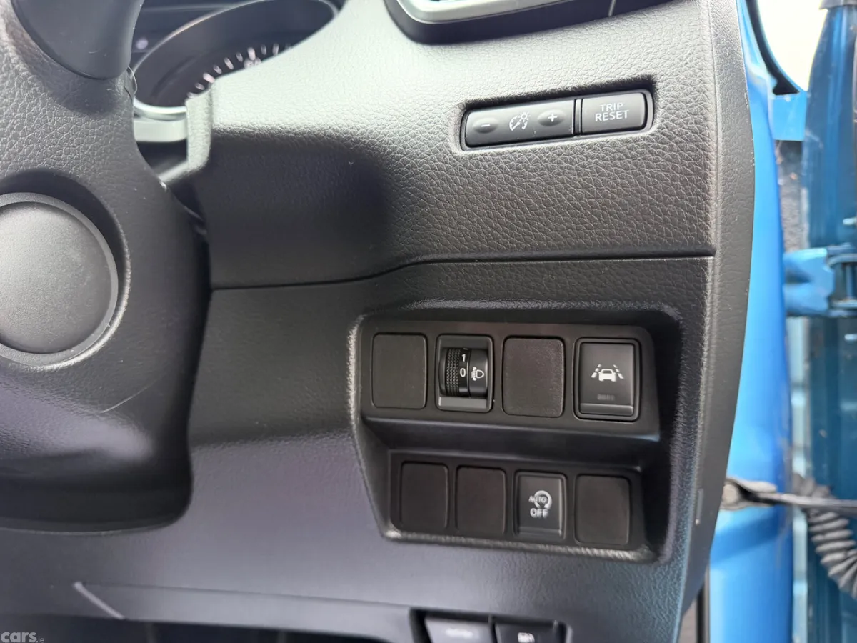 Nissan Qashqai Hatchback, Diesel, 2018, Blue