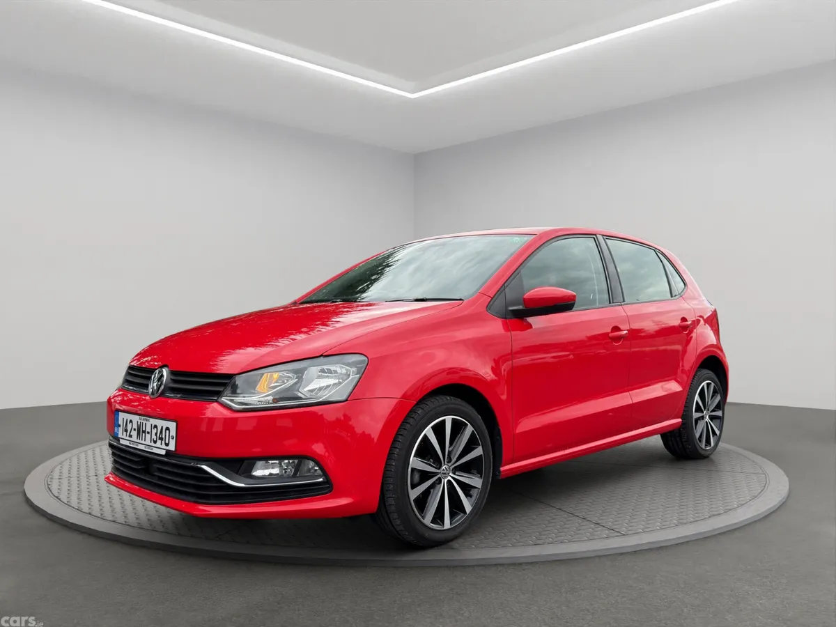 Volkswagen Polo Hatchback, Petrol, 2014, Red
