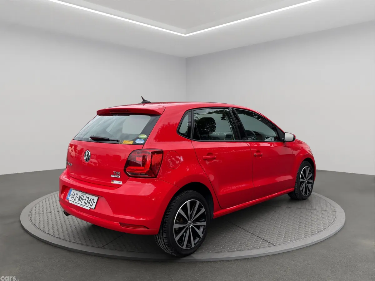 Volkswagen Polo Hatchback, Petrol, 2014, Red