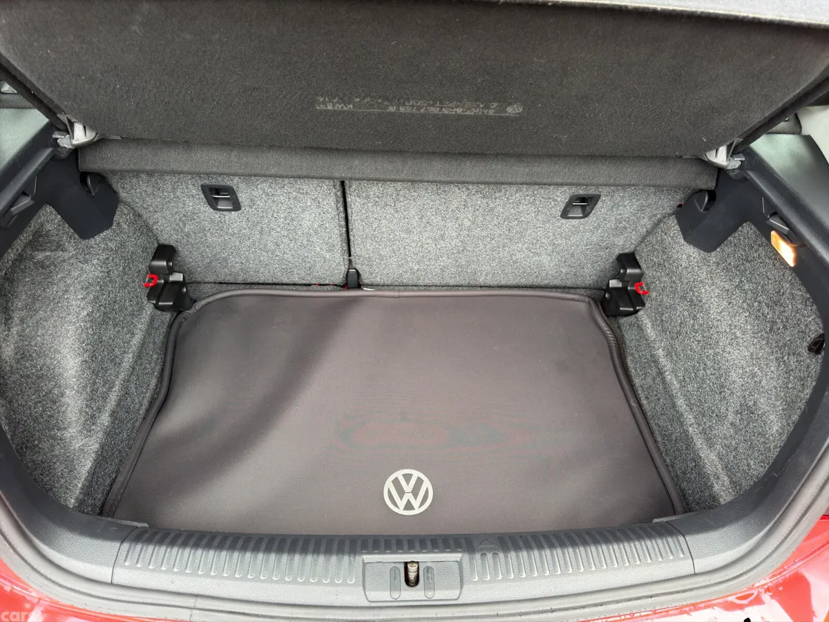 Volkswagen Polo Hatchback, Petrol, 2014, Red