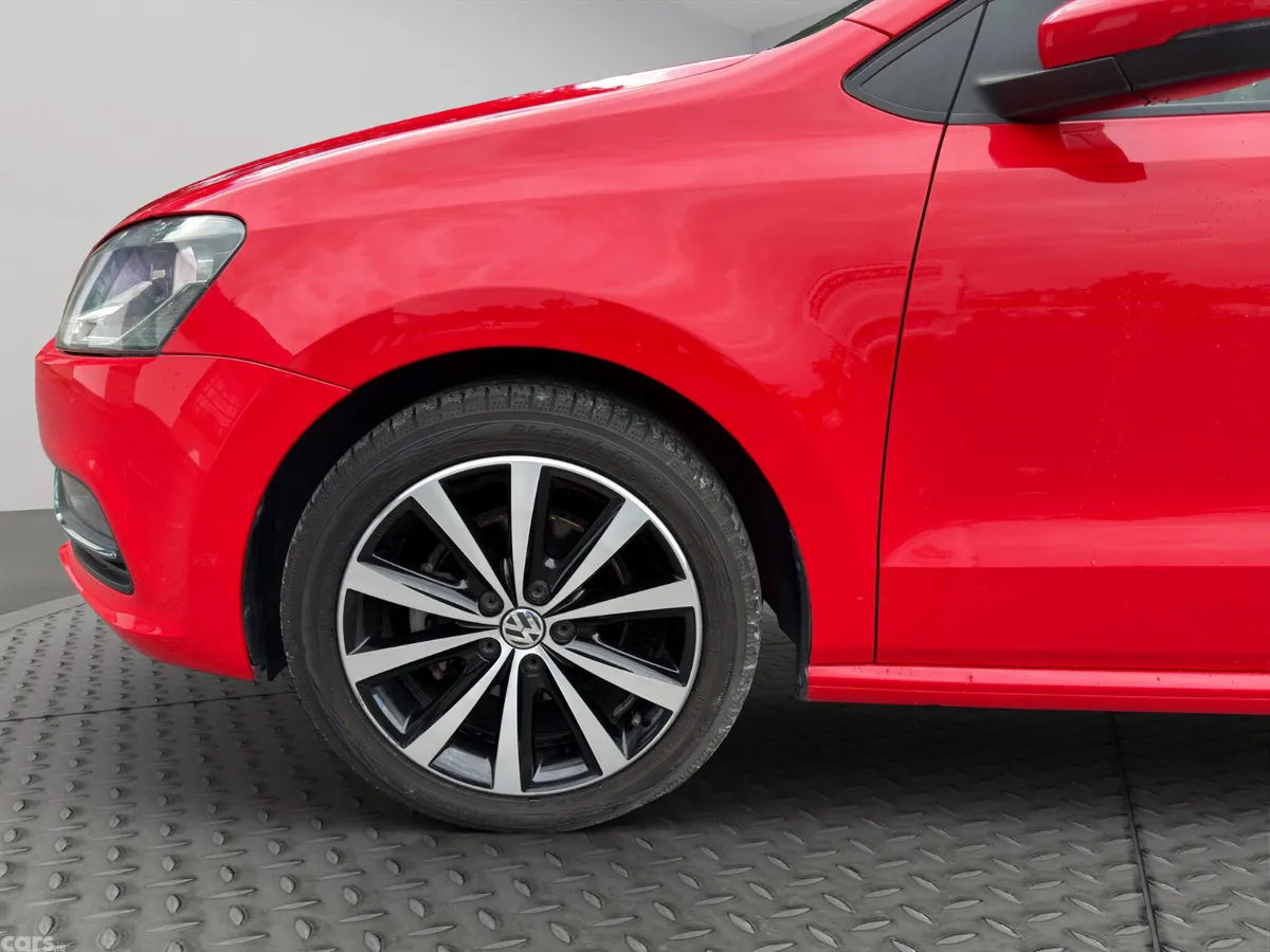 Volkswagen Polo Hatchback, Petrol, 2014, Red