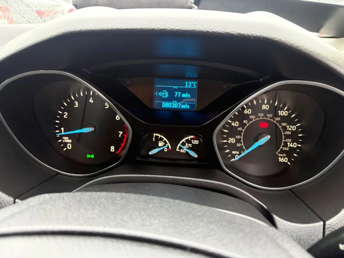 Ford Focus Hatchback, Petrol, 2015, White