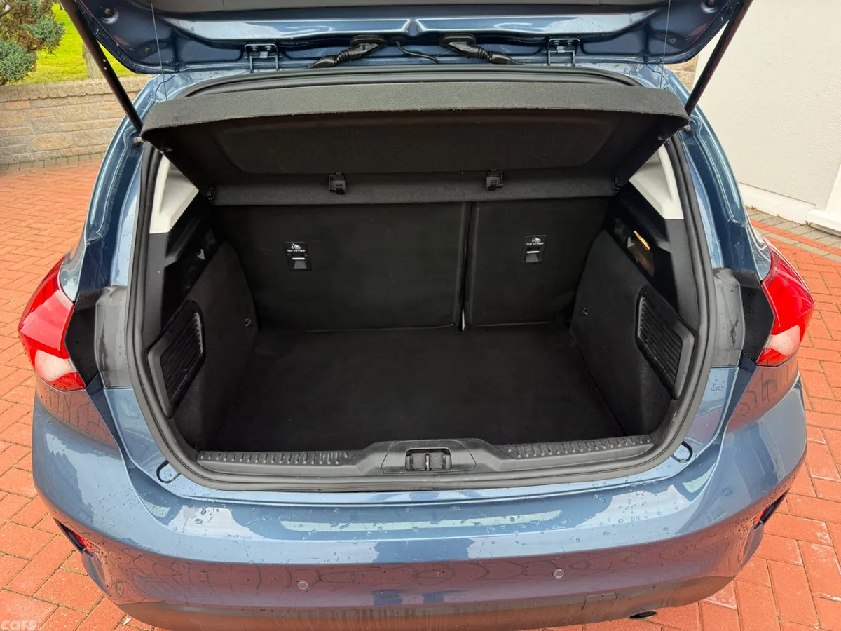 Ford Focus Hatchback, Diesel, 2021, Blue