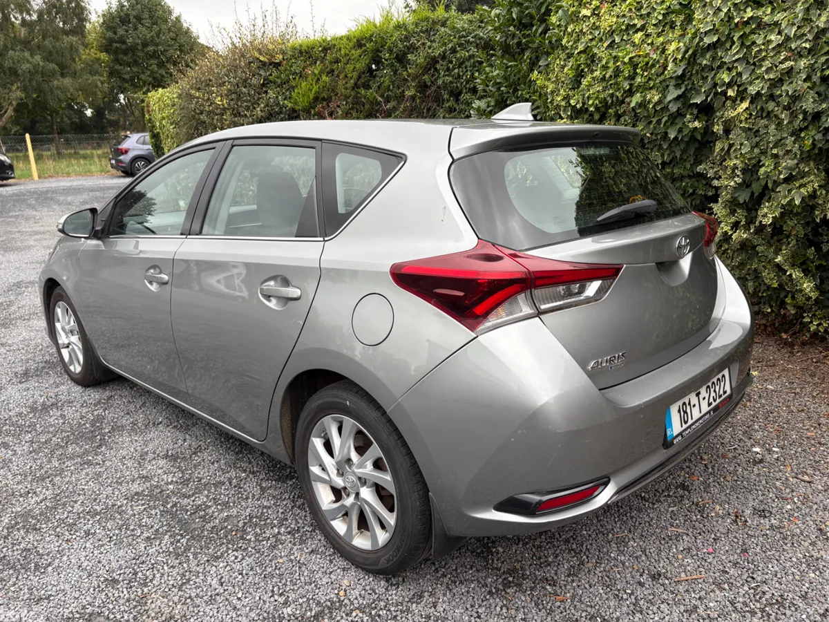 Toyota Auris Hatchback, Diesel, 2018, Grey