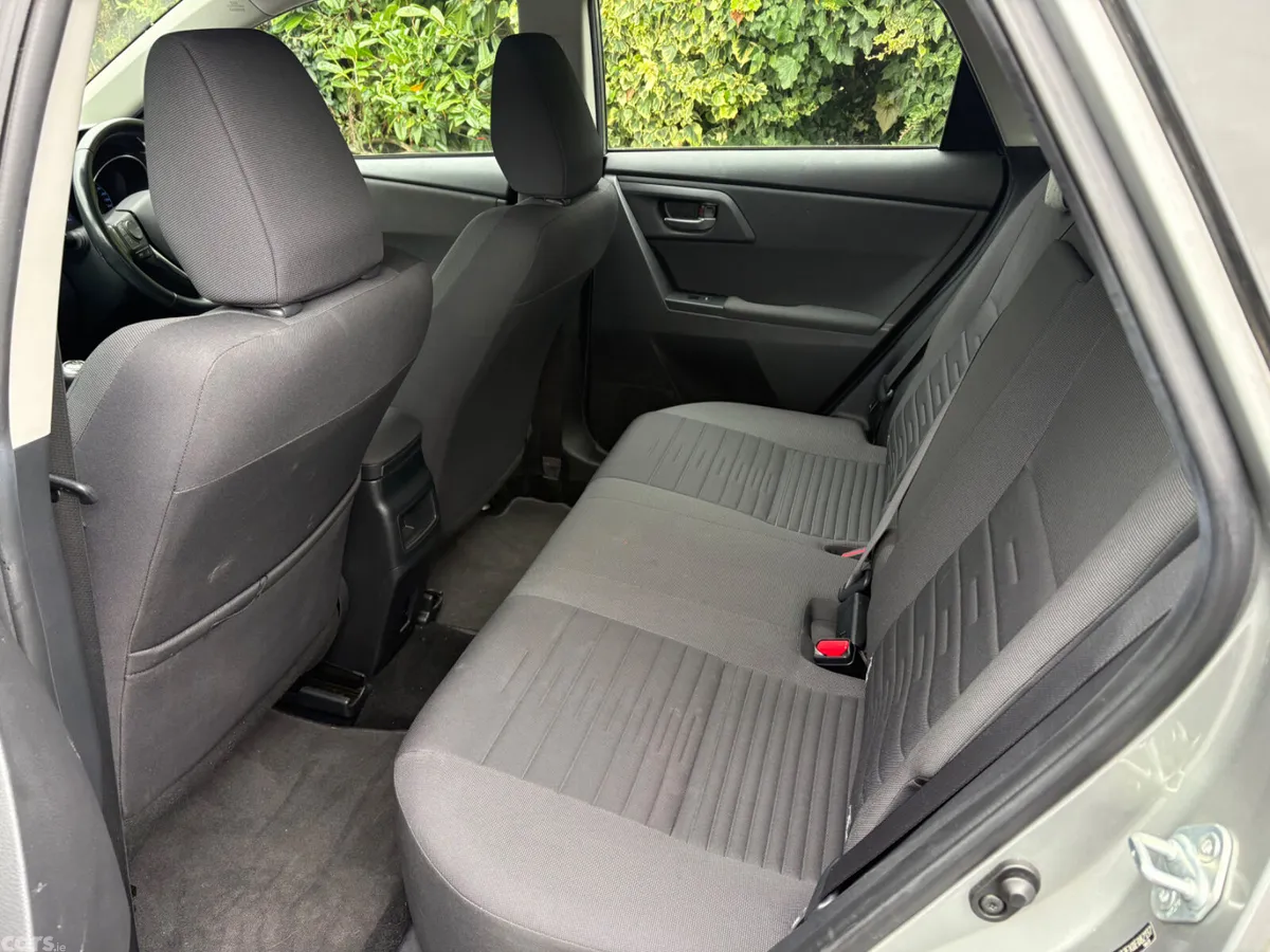 Toyota Auris Hatchback, Diesel, 2018, Grey