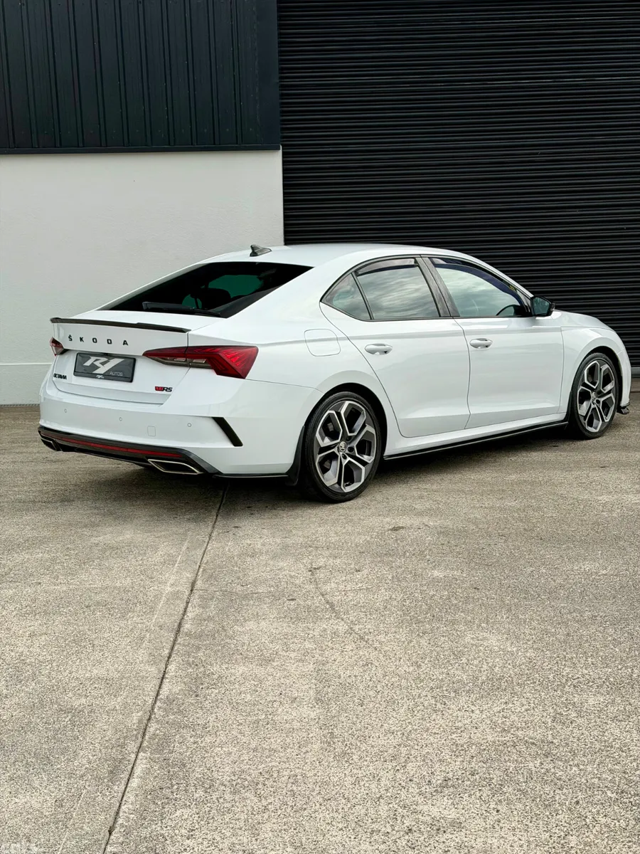 Skoda Octavia Saloon, Diesel, 2022, White