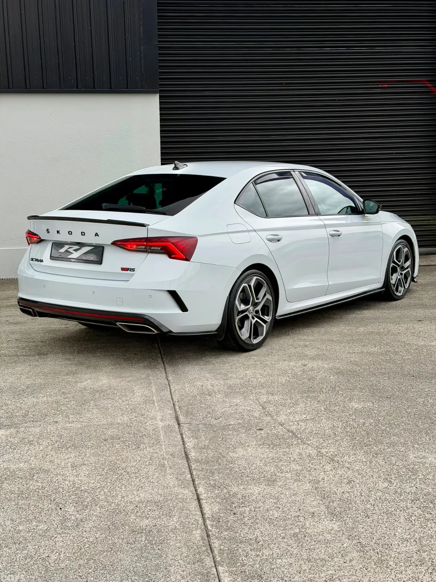 Skoda Octavia Saloon, Diesel, 2022, White