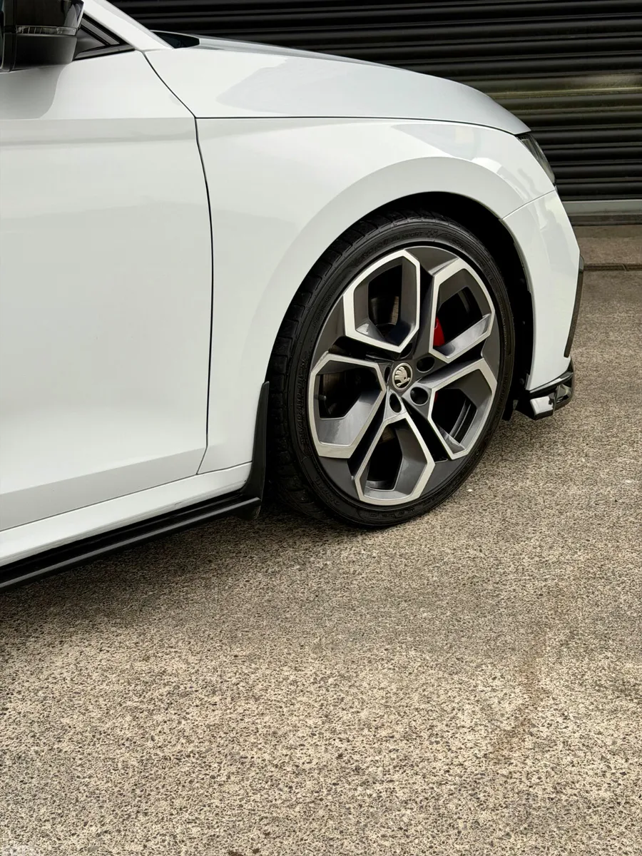 Skoda Octavia Saloon, Diesel, 2022, White