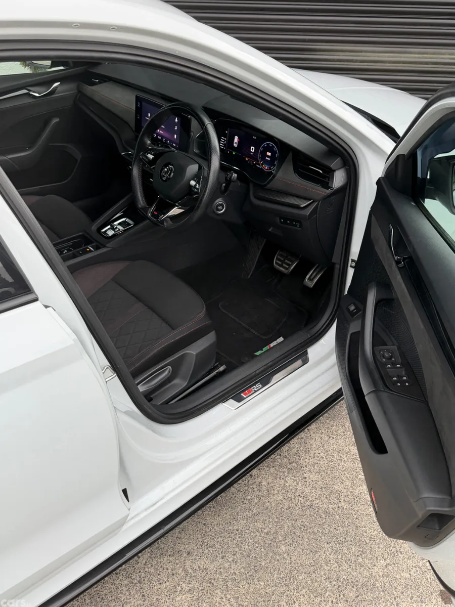 Skoda Octavia Saloon, Diesel, 2022, White