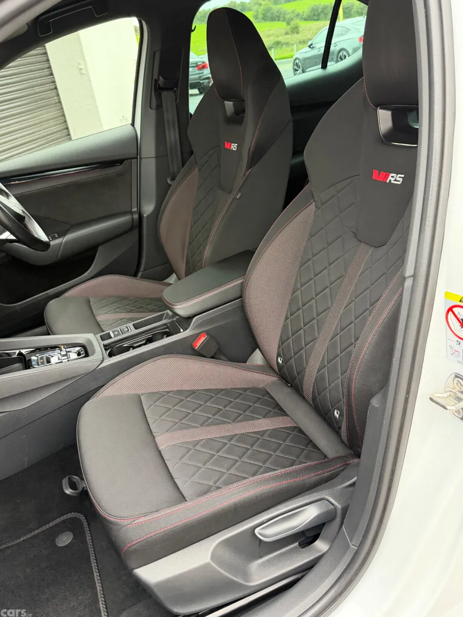 Skoda Octavia Saloon, Diesel, 2022, White