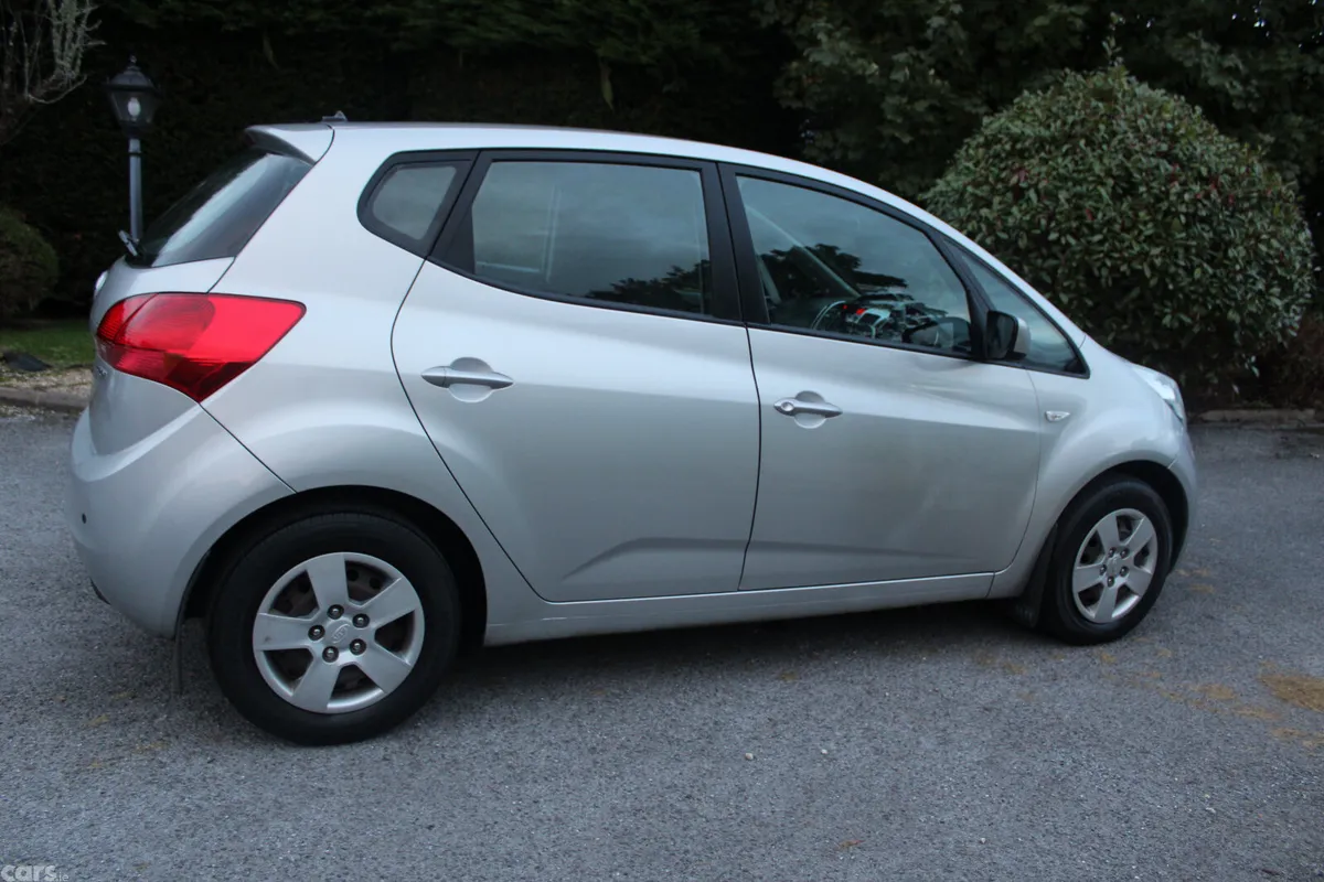 Kia Venga MPV, Diesel, 2014, Silver