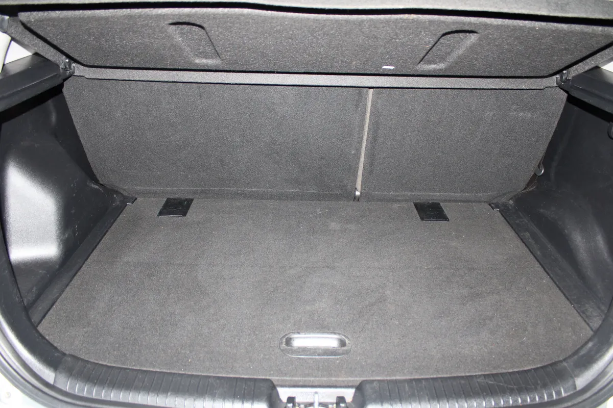 Kia Venga MPV, Diesel, 2014, Silver
