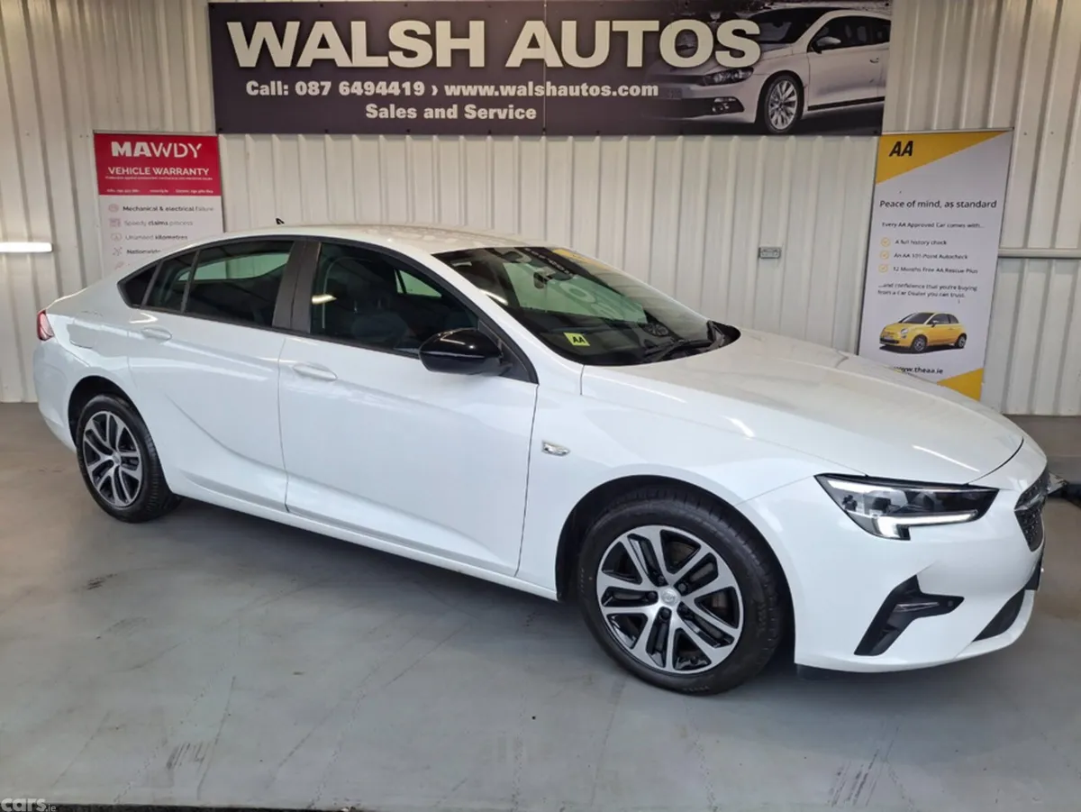 Opel Insignia Hatchback, Diesel, 2021, White