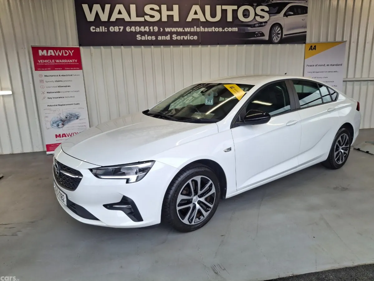 Opel Insignia Hatchback, Diesel, 2021, White