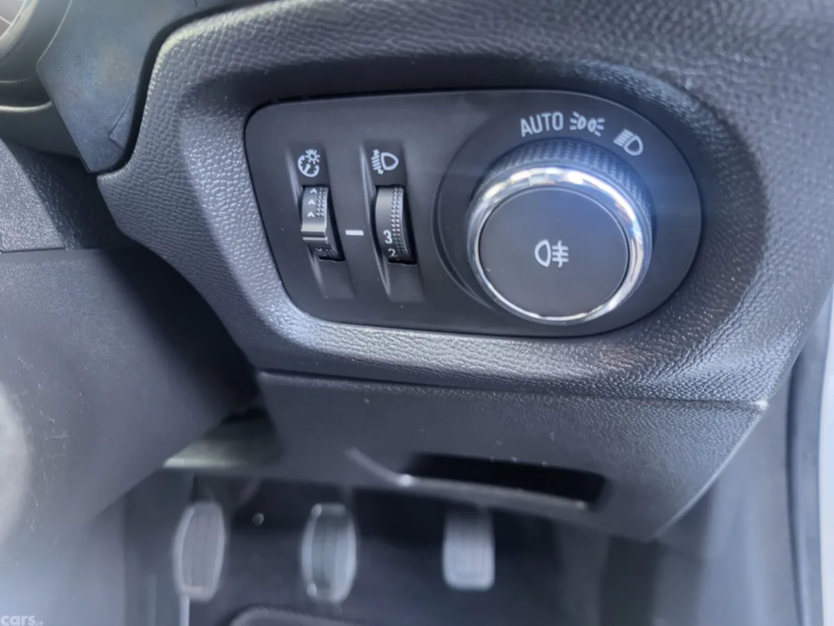 Opel Corsa Hatchback, Petrol, 2023, Grey