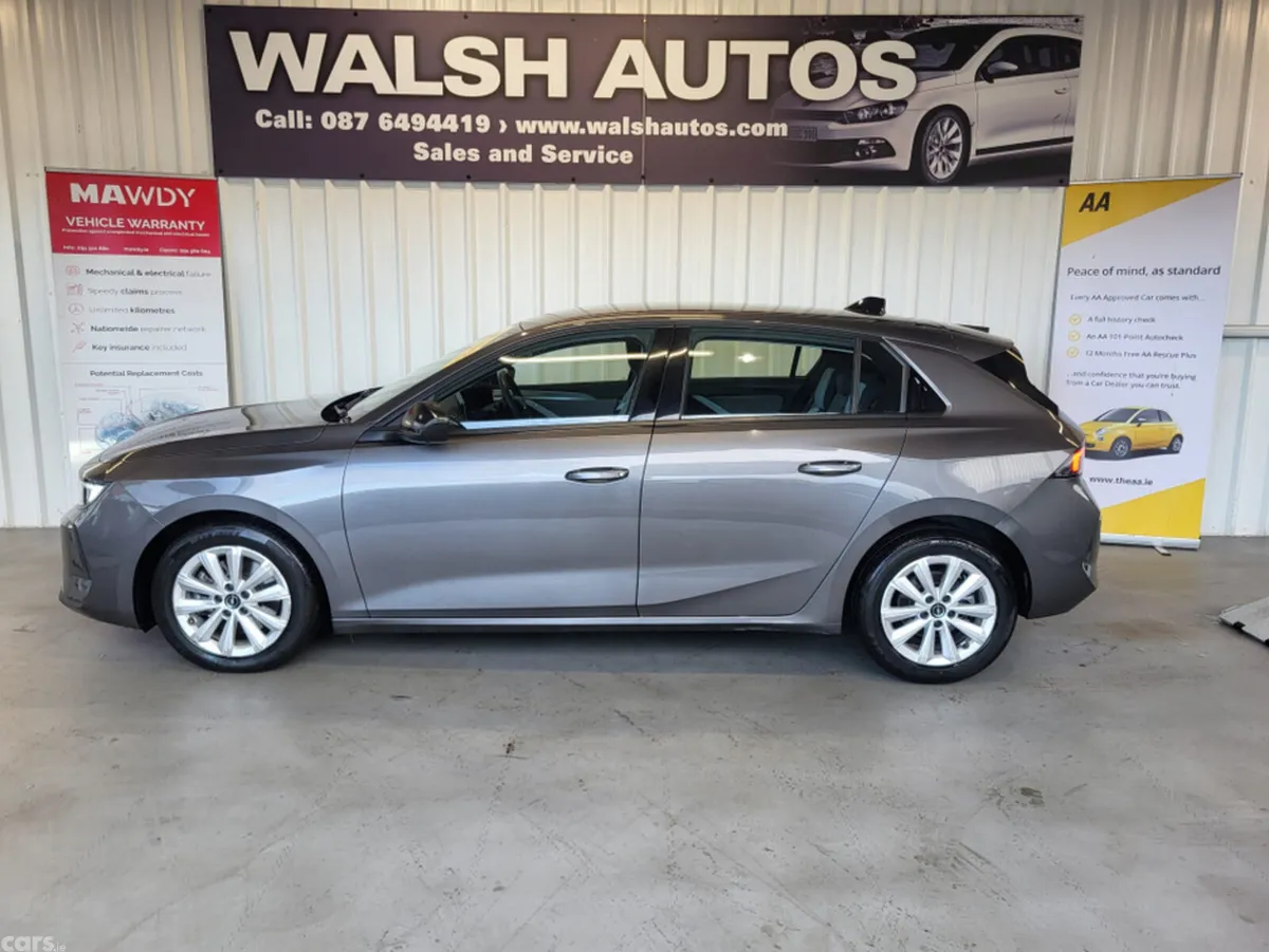 Opel Astra Hatchback, Diesel, 2024, Grey