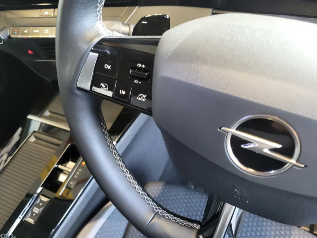Opel Astra Hatchback, Diesel, 2024, Grey