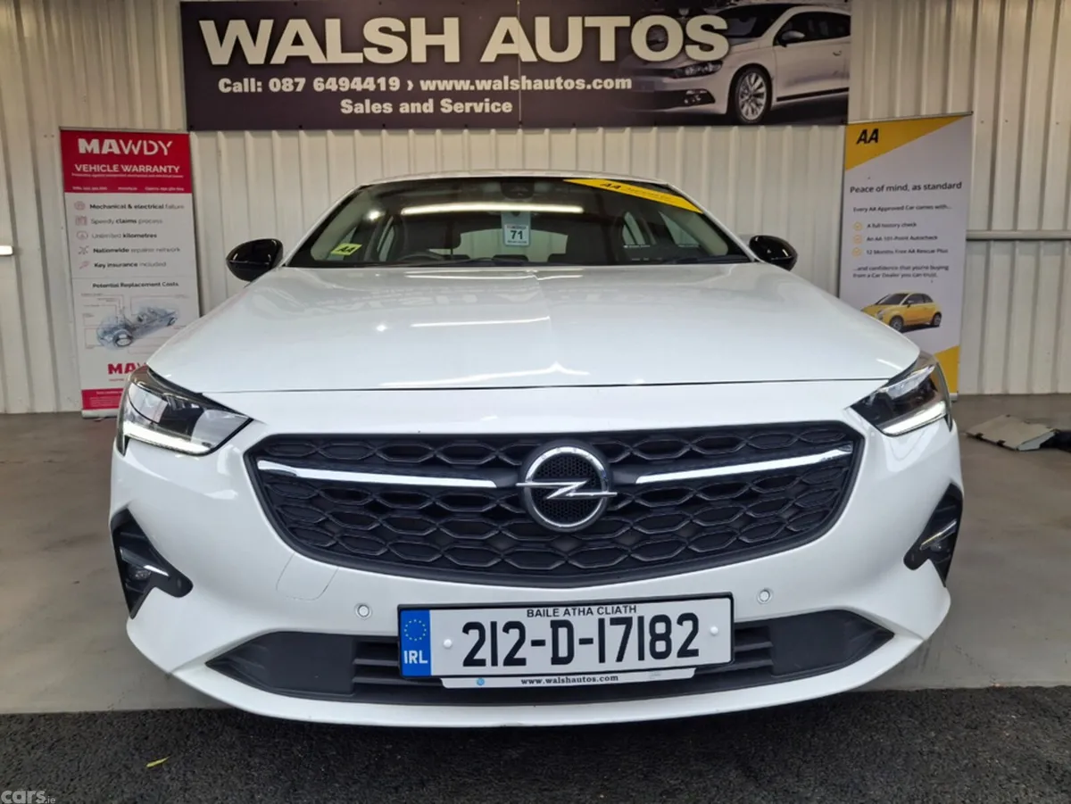 Opel Insignia Hatchback, Diesel, 2021, White