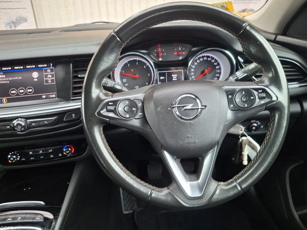 Opel Insignia Hatchback, Diesel, 2021, White