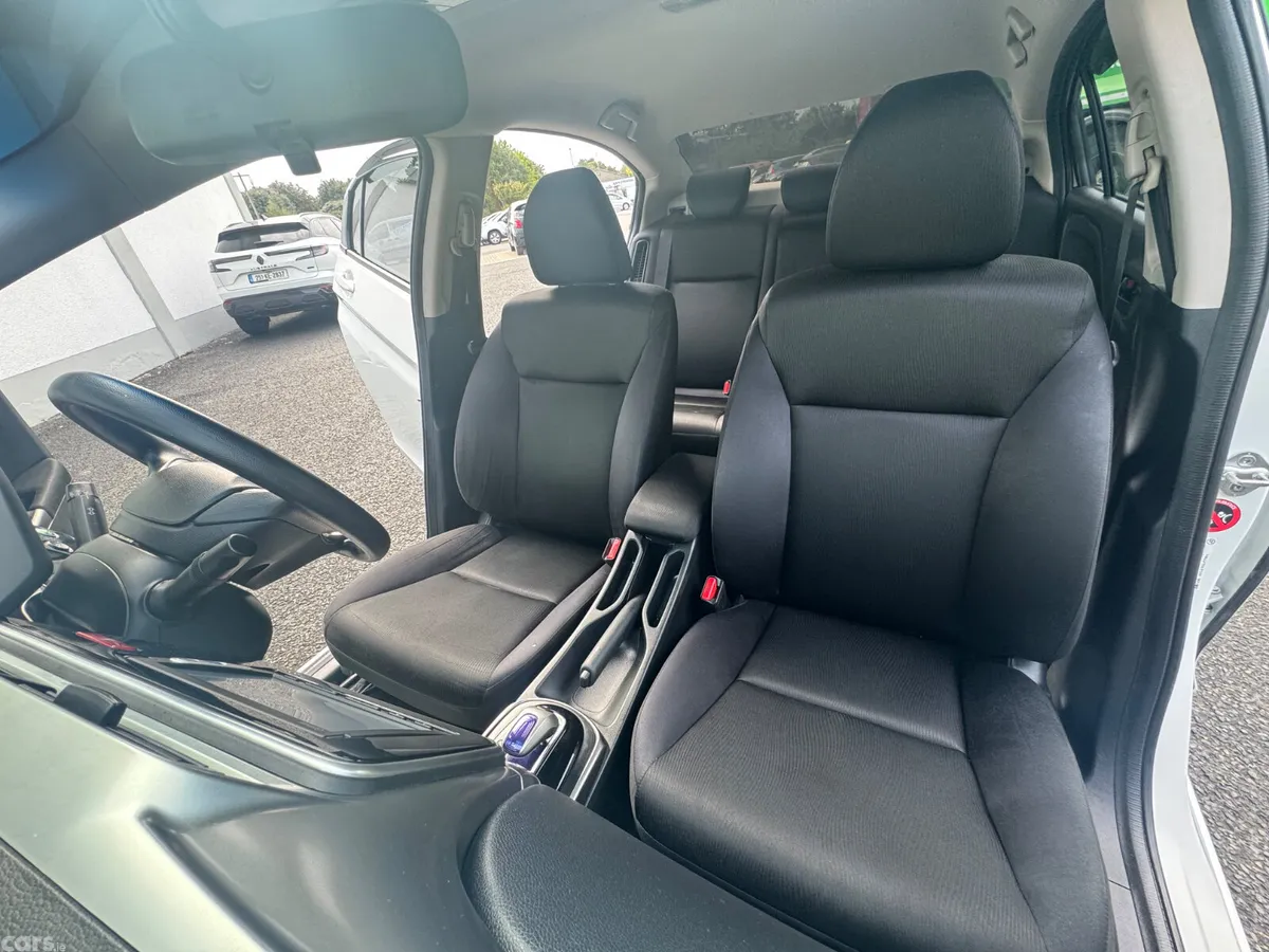 Honda Grace Saloon, Petrol Hybrid, 2015, White