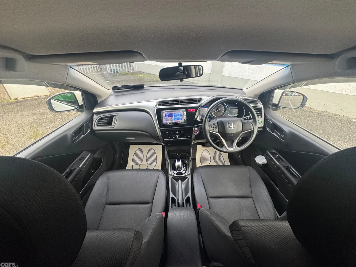Honda Grace Saloon, Petrol Hybrid, 2015, White