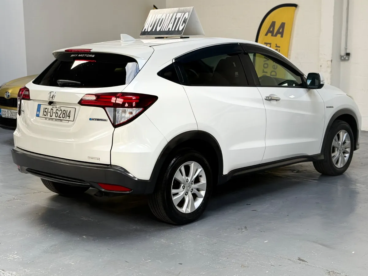 Honda Vezel Estate, Petrol Hybrid, 2015, White